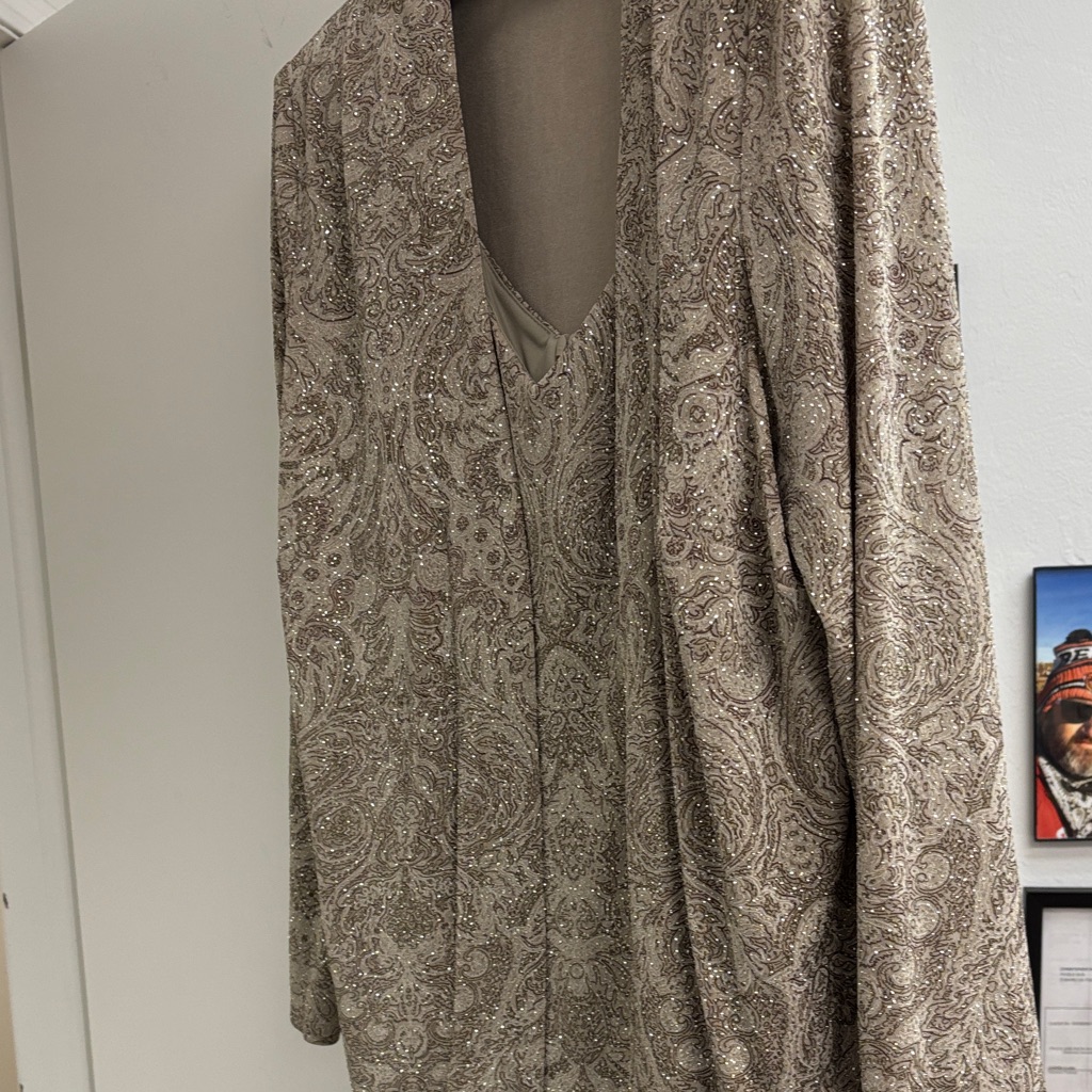 Tahari 2-Piece Elegant Beige Sleeveless Dress/Jacket